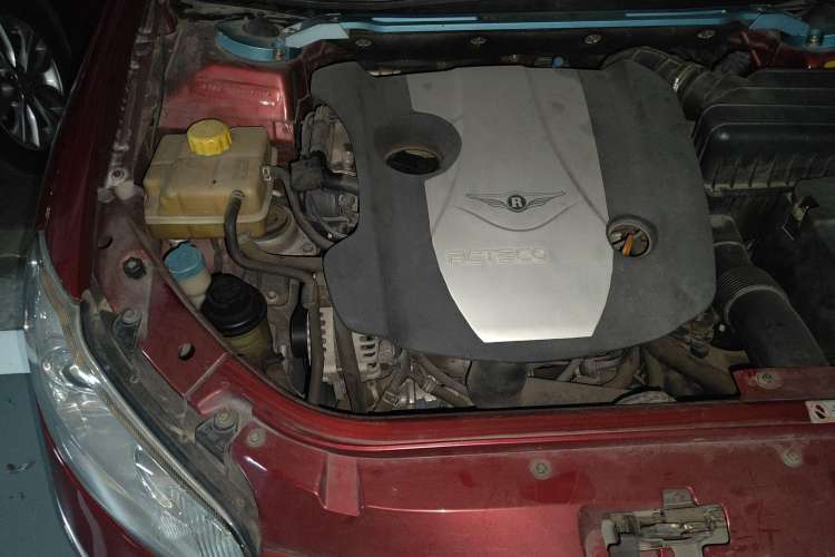 Used Riich G5 2012 2.0L Automatic Luxury DVVT Engine Bay Right