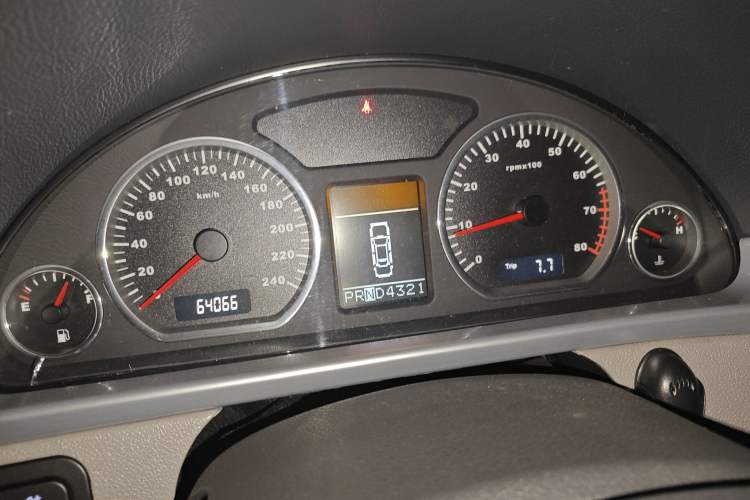 Used Riich G5 2012 2.0L Automatic Luxury DVVT Instrument Cluster