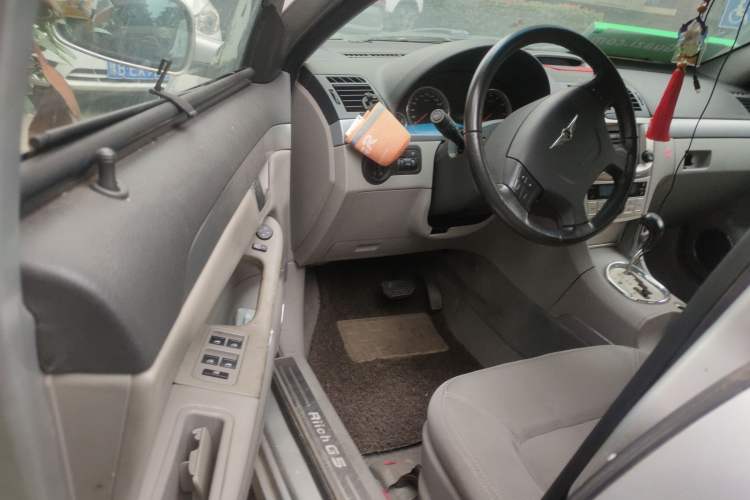 Used Riich G5 2012 2.0L Automatic Deluxe DVVT Driver Seat