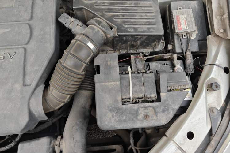Used Riich G5 2012 2.0L Manual Luxury DVVT Engine Bay Left