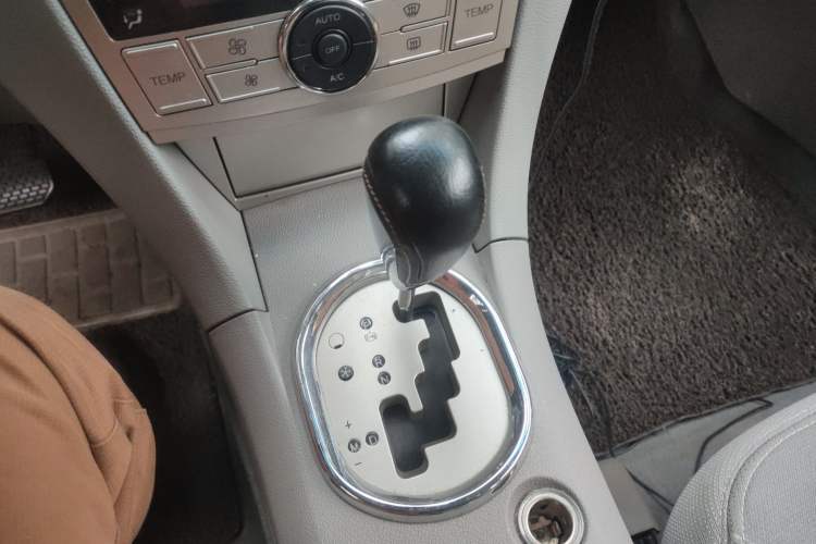 Used Riich G5 2012 2.0L Automatic Deluxe DVVT Gear Lever