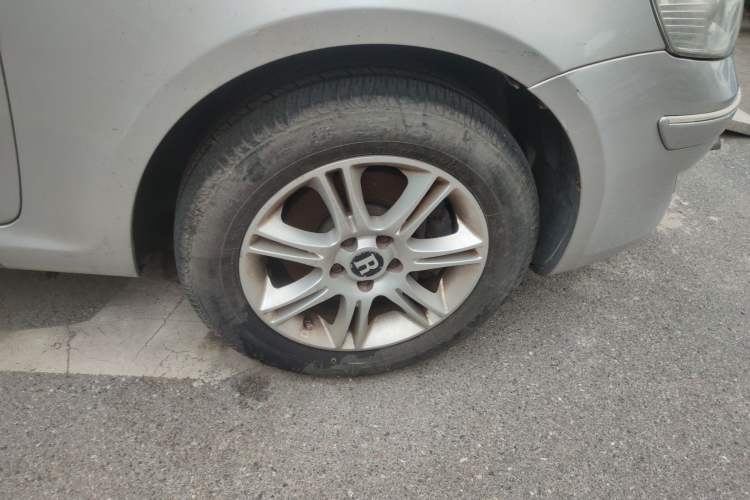 Used Riich G5 2012 2.0L Automatic Deluxe DVVT Right Front Wheel Hub