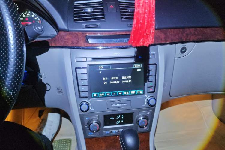 Used Riich G6 2011 2.0T Automatic Luxury Edition Audio And AC Panel