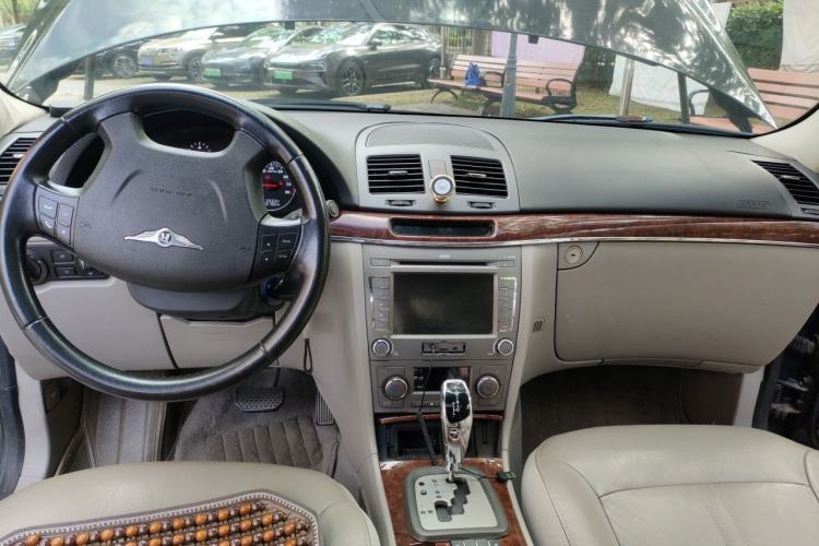 Used Riich G6 2011 2.0T Automatic Luxury Edition Center Console