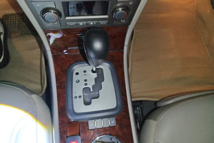 Used Riich G6 2011 2.0T Automatic Luxury Edition Gear Lever