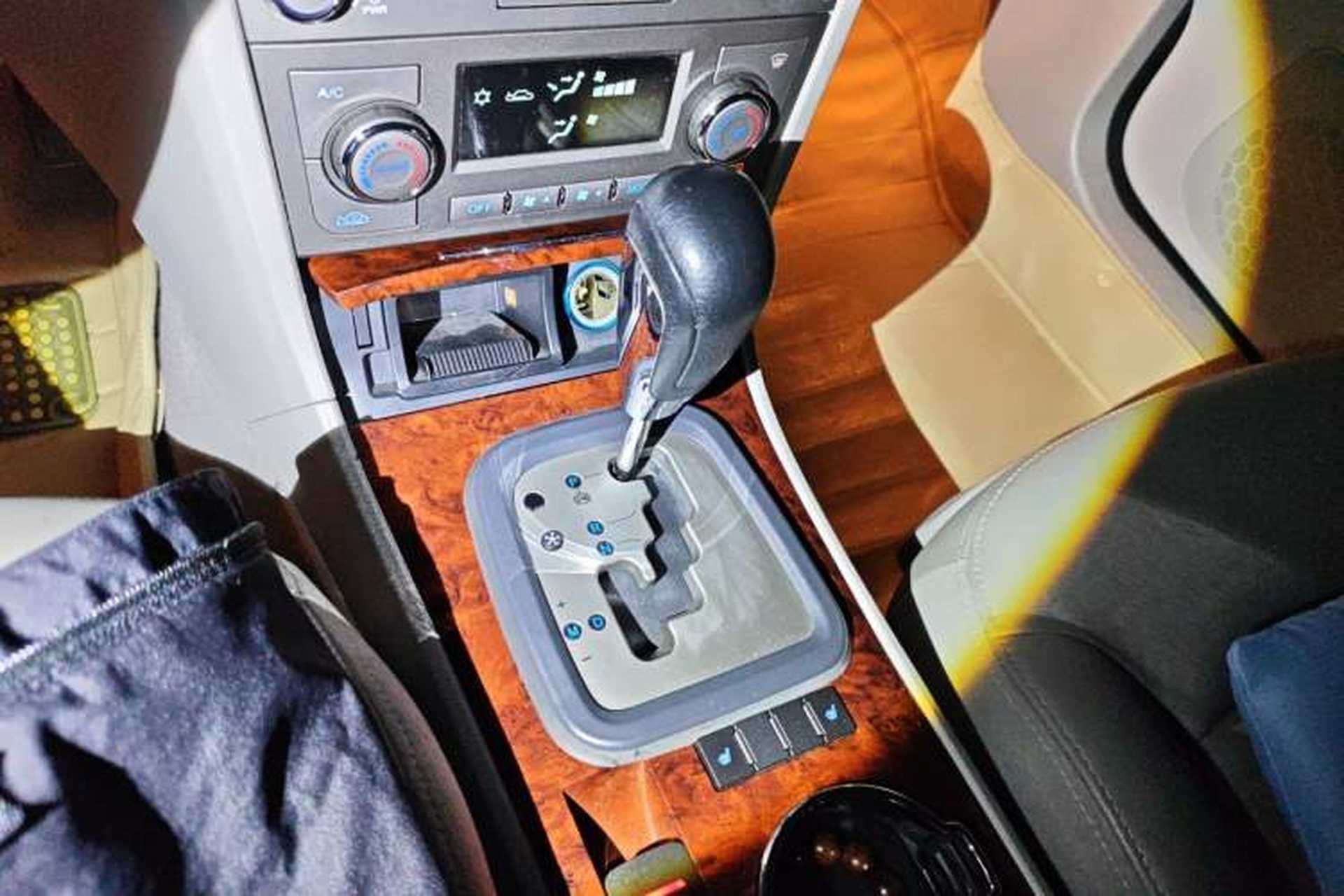 Used Riich G6 2011 2.0T Automatic Luxury Edition Gear Lever