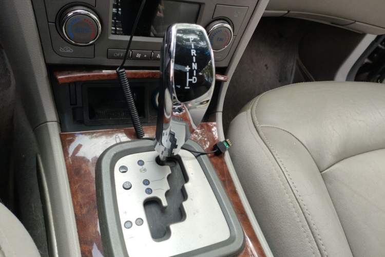 Used Riich G6 2011 2.0T Automatic Luxury Edition Gear Lever