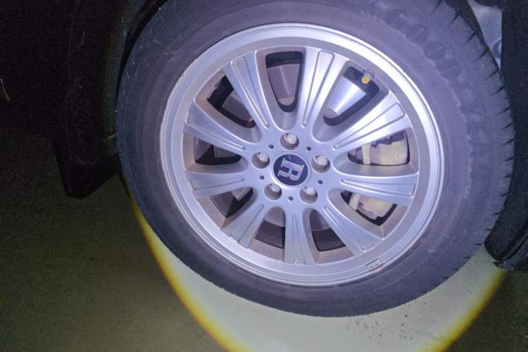 Used Riich G6 2011 2.0T Automatic Luxury Edition Right Front Wheel Hub