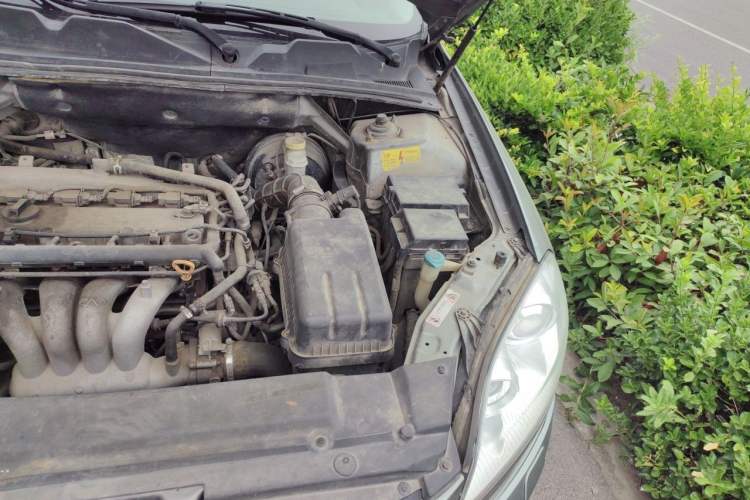 Used Riich G6 2011 2.0T Automatic Luxury Edition Engine Bay Left