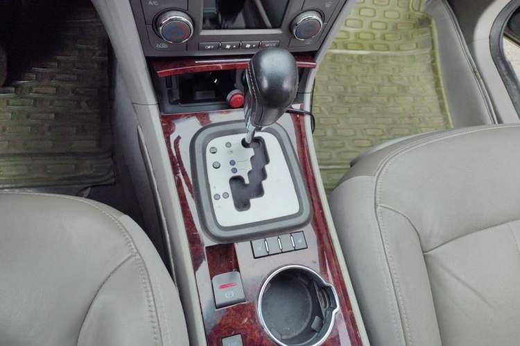 Used Riich G6 2011 2.0T Automatic Luxury Edition Gear Lever