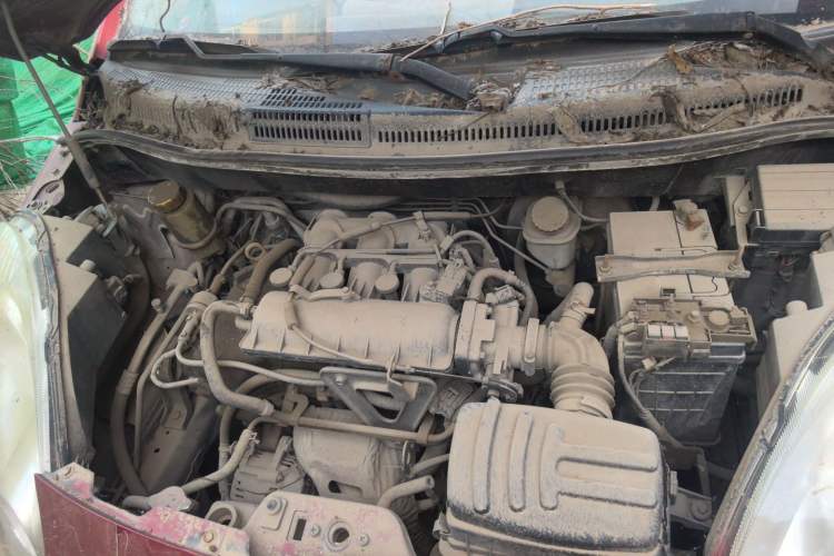 Used Riich M1 2011 1.0L Manual Luxury Model Engine Bay