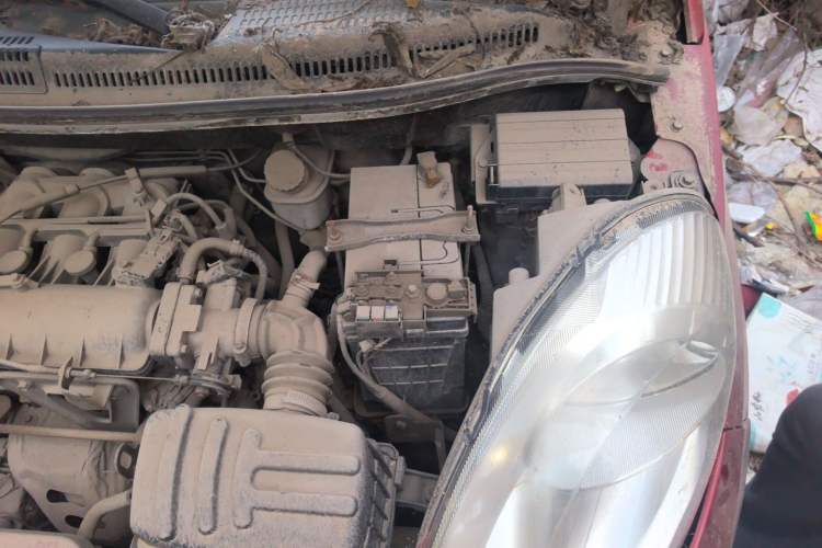 Used Riich M1 2011 1.0L Manual Luxury Model Engine Bay Left