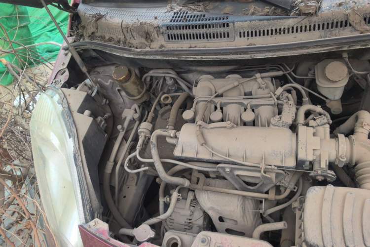 Used Riich M1 2011 1.0L Manual Luxury Model Engine Bay Right