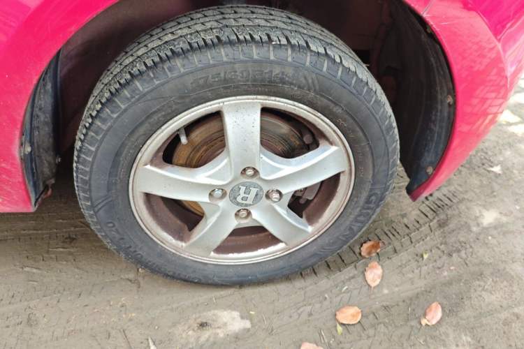 Used Riich M1 2011 1.0L Manual Luxury Model Right Front Wheel Hub
