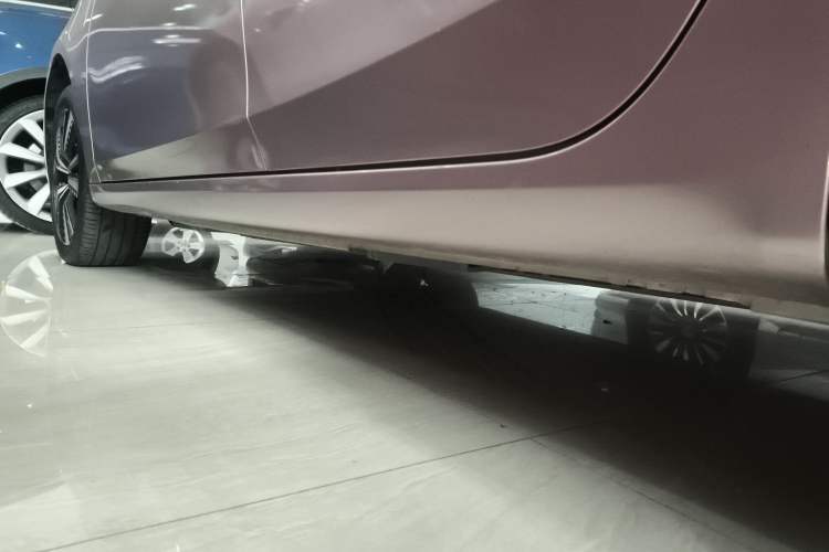 Used Rising ER6 2020 620 km Smart Edition Left Side Sill
