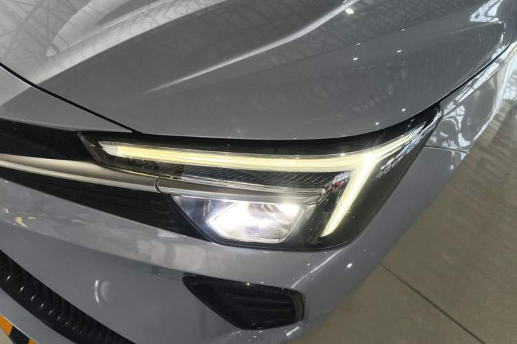 Used Rising ER6 2021 New Dynamic Edition 620km Smart Enjoyment Version Left Front Headlight