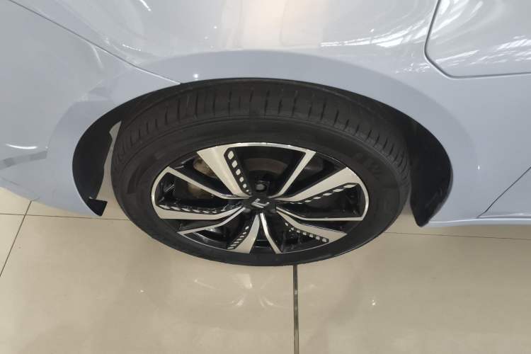 Used Rising ER6 2021 New Dynamic Edition 620km Smart Enjoyment Version Left Front Wheel Hub