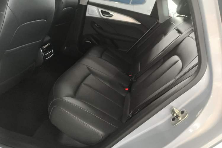Used Rising ER6 2021 New Dynamic Edition 620km Smart Enjoyment Version Left Rear Seat