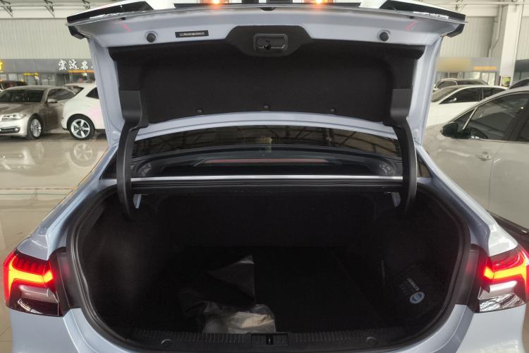 Used Rising ER6 2021 New Dynamic Edition 620km Smart Enjoyment Version Trunk