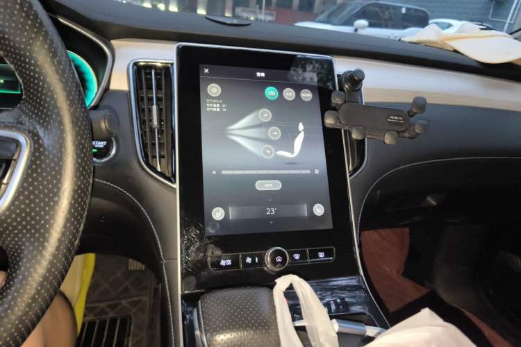 Used Rising ER6 2020 620 km Smart Edition Audio And AC Panel