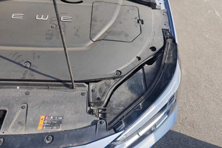 Used Rising ER6 2020 620 km Smart Edition Engine Bay Left