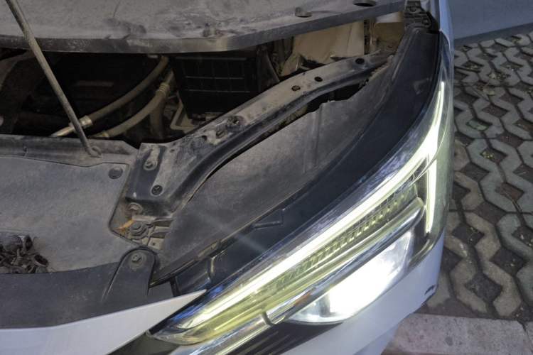 Used Rising ER6 2020 620 km Smart Edition Engine Bay Left