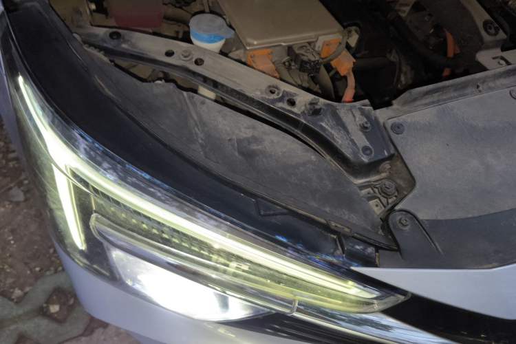 Used Rising ER6 2020 620 km Smart Edition Engine Bay Right