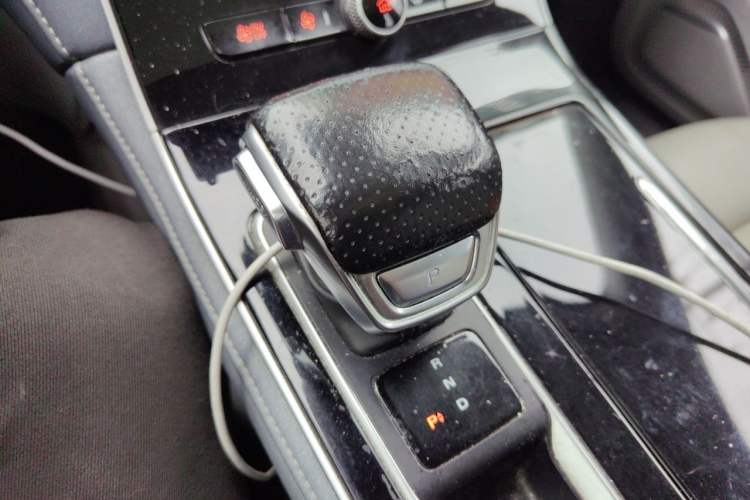 Used Rising ER6 2020 620 km Smart Edition Gear Lever