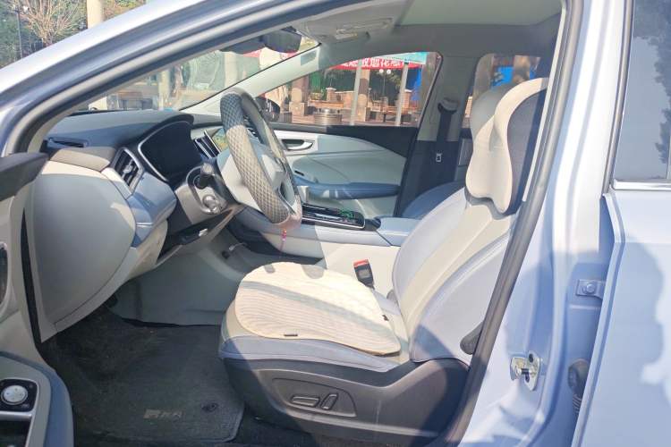 Used Rising ER6 2020 620 km Smart Edition Left Front Seat