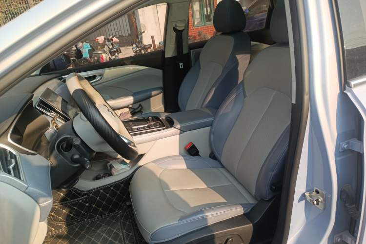 Used Rising ER6 2020 620 km Smart Edition Left Front Seat
