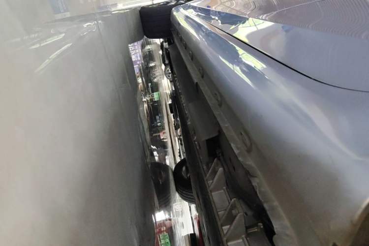 Used Rising ER6 2020 620 km Smart Edition Left Side Sill