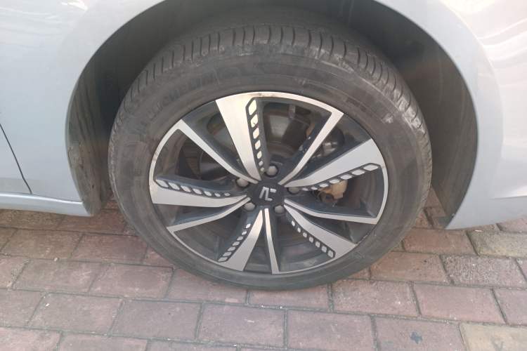 Used Rising ER6 2020 620 km Smart Edition Right Front Wheel Hub