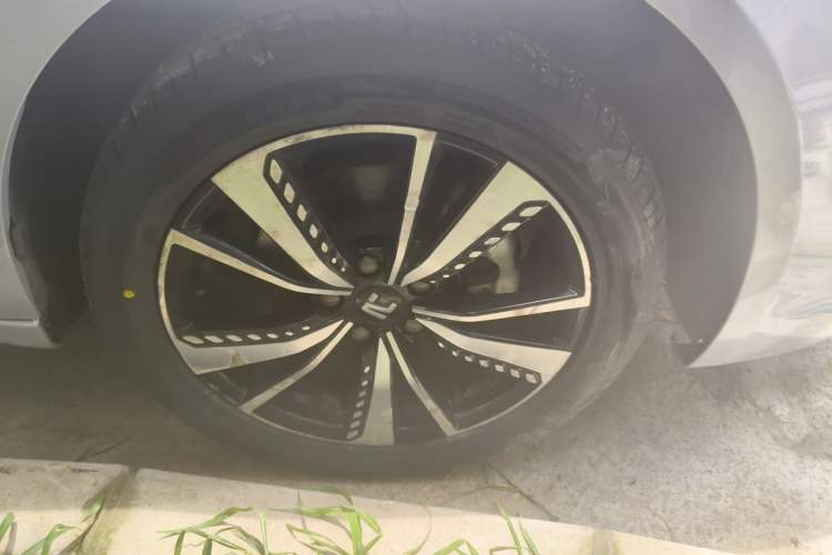 Used Rising ER6 2020 620 km Smart Drive Version Right Front Wheel Hub