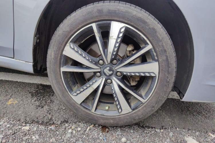 Used Rising ER6 2020 620 km Smart Edition Right Front Wheel Hub