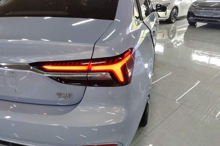 Used Rising ER6 2020 620 km Smart Edition Right Rear Taillight