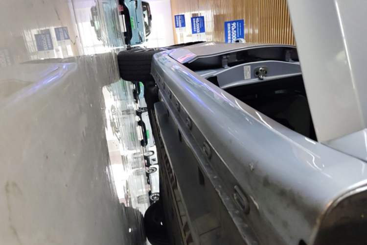 Used Rising ER6 2020 620 km Smart Edition Right Side Sill