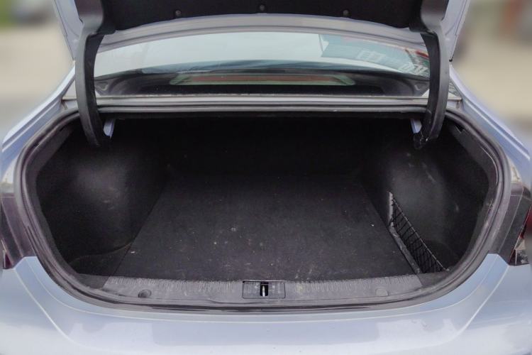 Used Rising ER6 2020 620 km Smart Edition Trunk