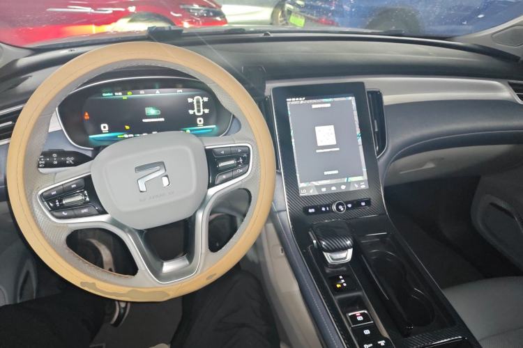 Used Rising ER6 2020 620 km Smart Drive Version Center Console