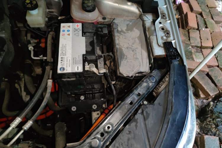 Used Rising ER6 2020 620 km Smart Edition Engine Bay Left