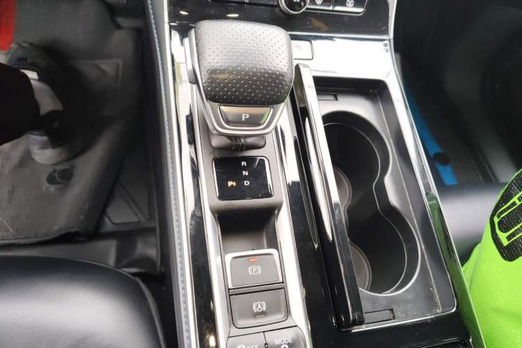 Used Rising ER6 2020 620 km Smart Edition Gear Lever