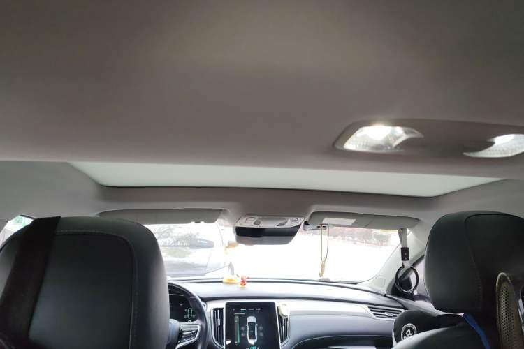 Used Rising ER6 2020 620 km Smart Edition Headliner