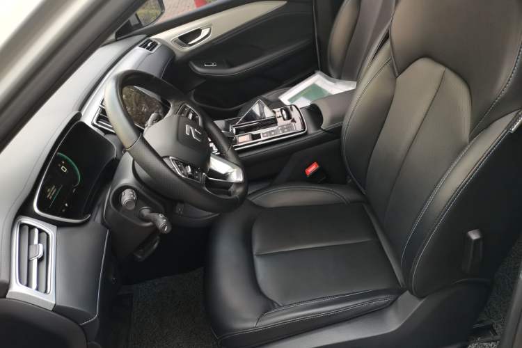 Used Rising ER6 2020 620 km Smart Edition Left Front Seat