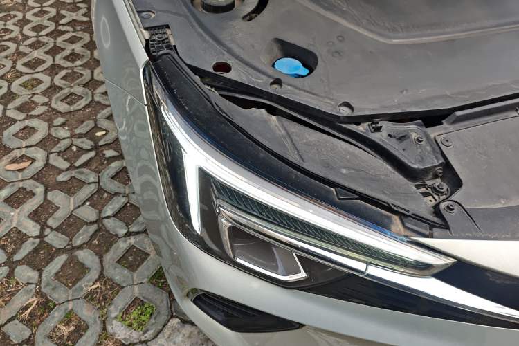 Used Rising ER6 2020 620 km Smart Edition Right Front Headlight