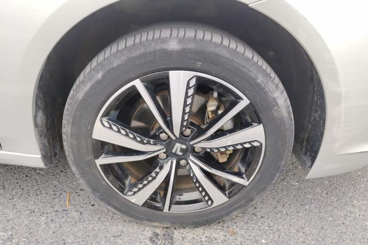Used Rising ER6 2020 620 km Smart Edition Right Front Wheel Hub