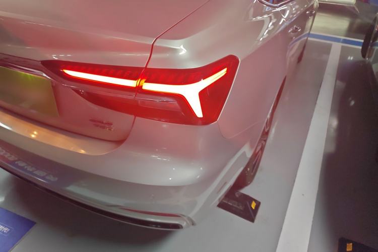 Used Rising ER6 2020 620 km Smart Drive Version Right Rear Taillight