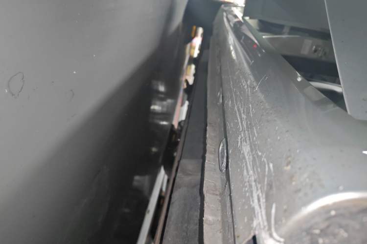 Used Rising ER6 2020 620 km Smart Drive Version Right Side Sill