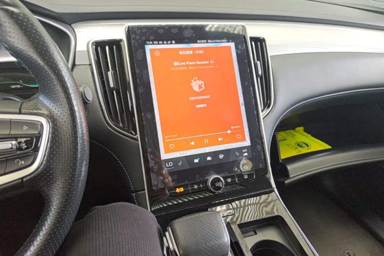 Used Rising ER6 2020 620 km Smart Edition Audio And AC Panel