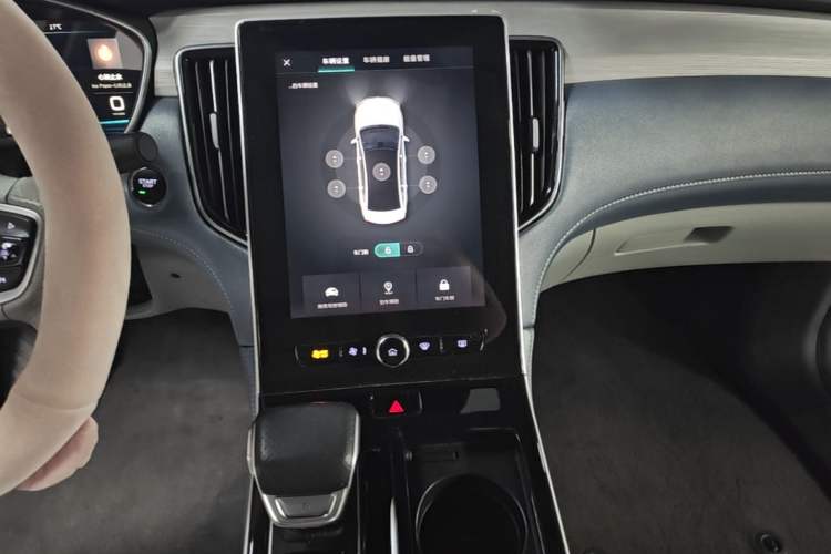 Used Rising ER6 2020 620 km Smart Edition Audio And AC Panel
