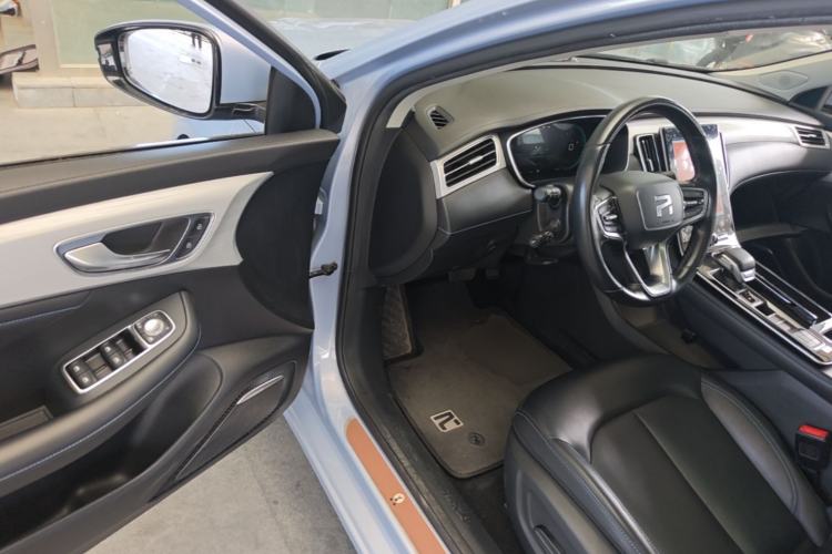 Used Rising ER6 2020 620 km Smart Edition Driver Seat