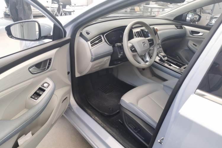 Used Rising ER6 2020 620 km Smart Edition Driver Seat